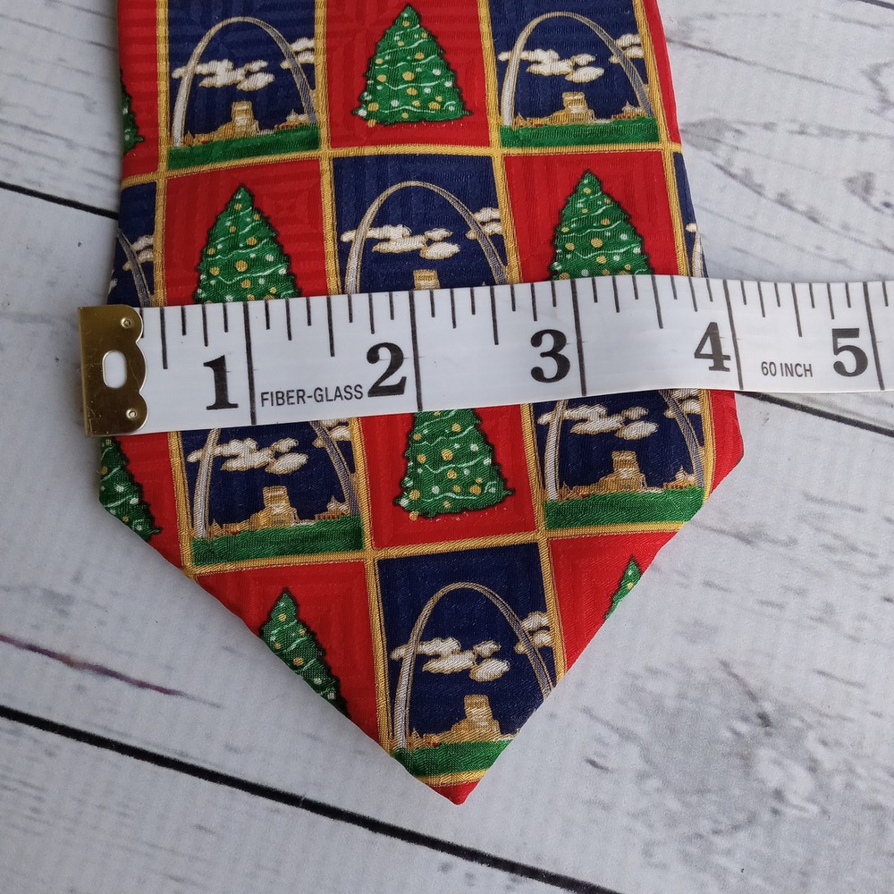 St Louis Missouri Gateway‎ Arch Christmas 100% Silk Novelty Holiday Mens Necktie - Picture 5 of 5